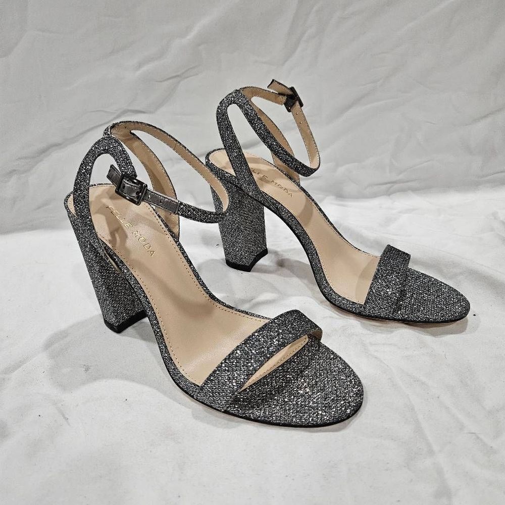 Pelle Moda Brynn Heel Size 7.5 in Pewter